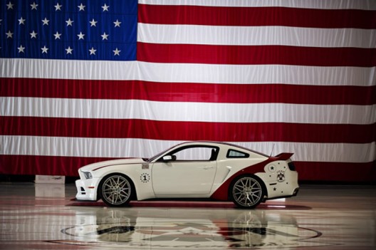 Unique U.S. Air Force Thunderbirds Edition 2014 Ford Mustang GT sells for $398,000