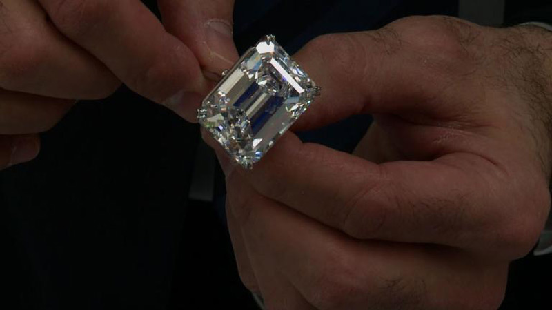 Internally “flawless” 100 Carat Diamond Could Fetch 25 Million At Auction Next Month Extravaganzi