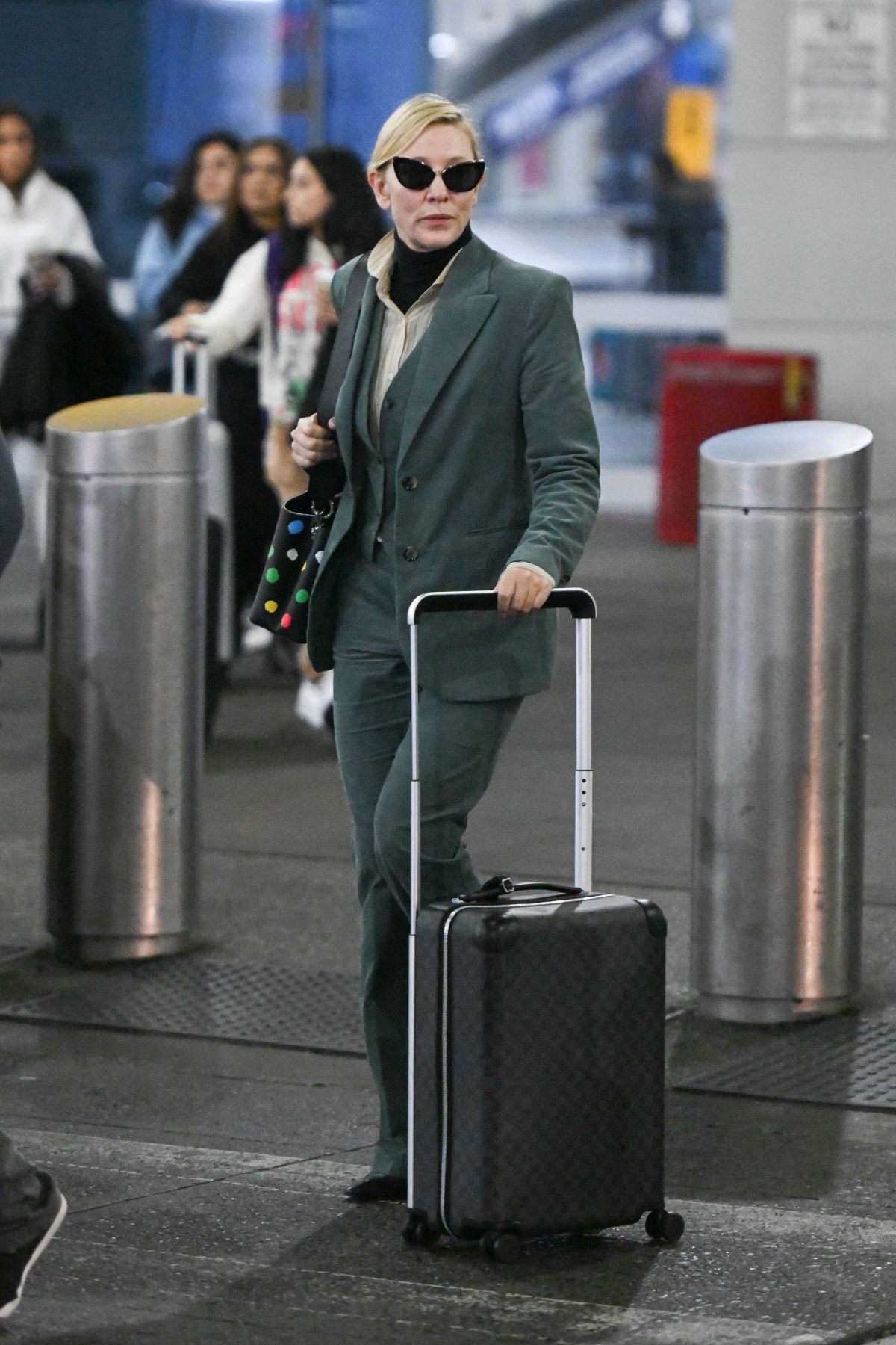 Cate Blanchett looks stylish while arriving to JFK Airport in New York